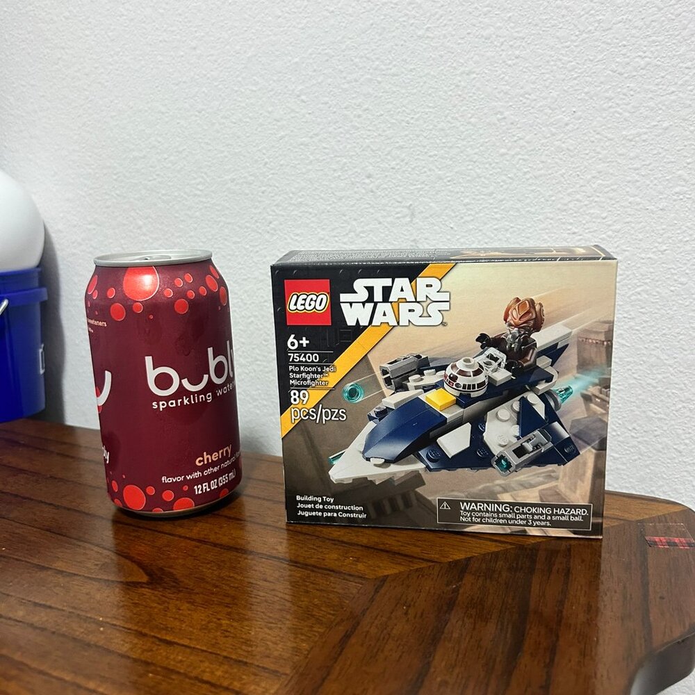 LEGO Star Wars: Plo Koon's Jedi Starfighter™ Microfighter Set #75400 (89 Pcs) - Picture 9 of 10